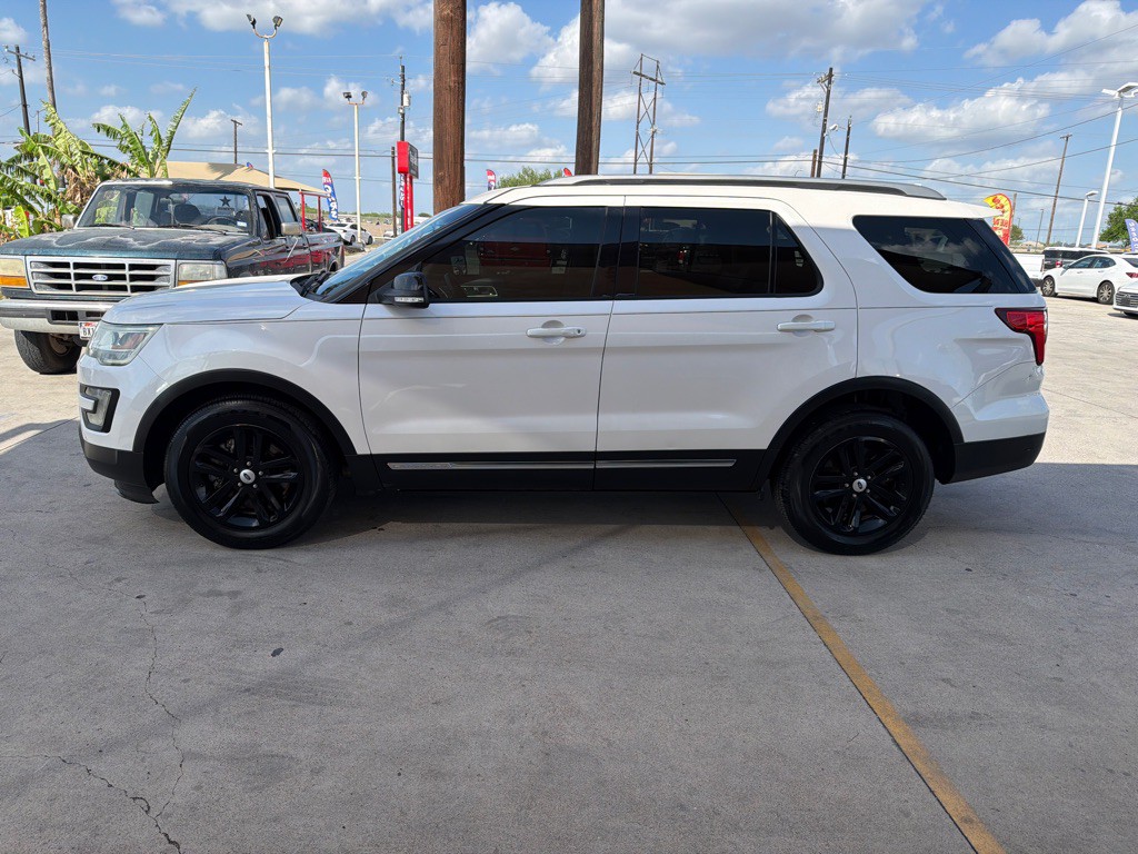 2017 Ford Explorer Image 4