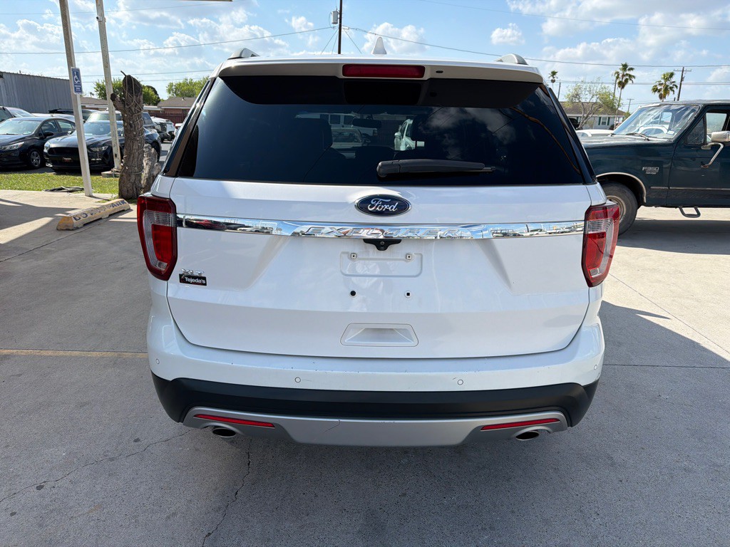 2017 Ford Explorer Image 6