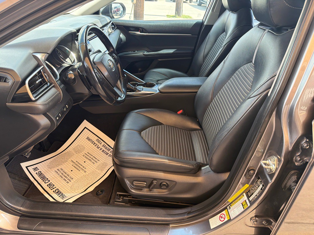 2019 Toyota Camry Image 11