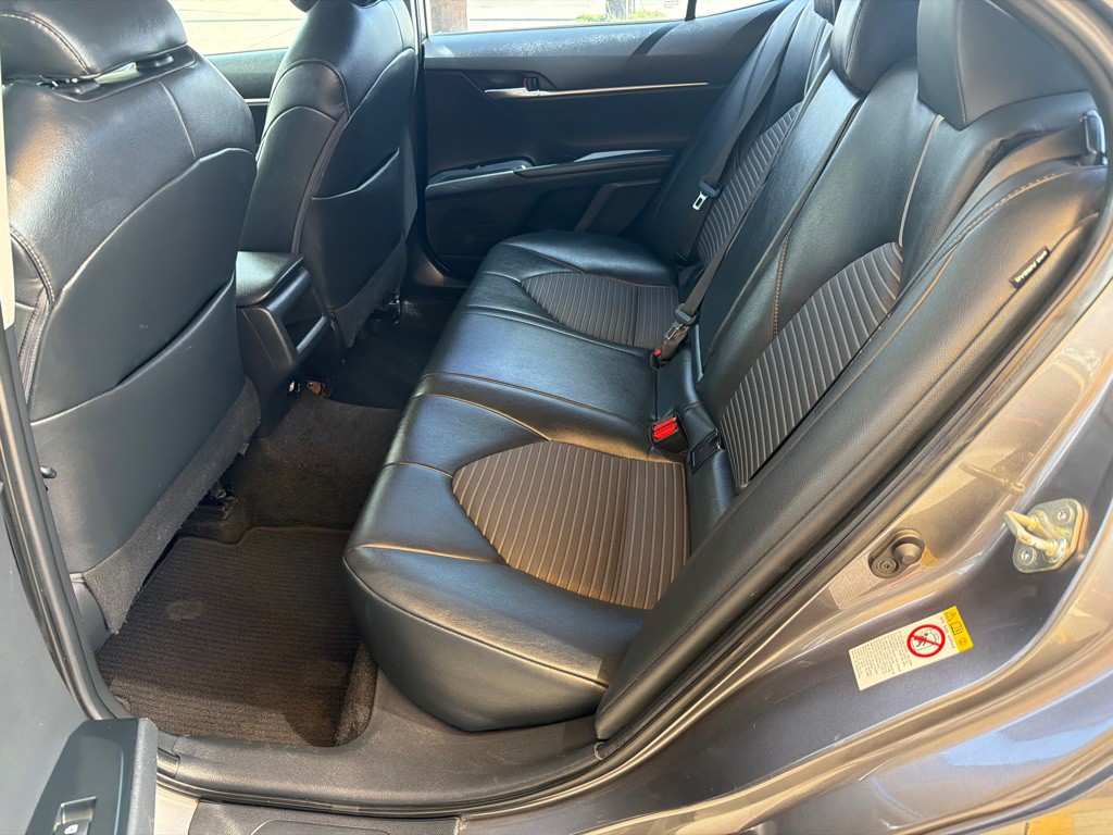 2019 Toyota Camry Image 12