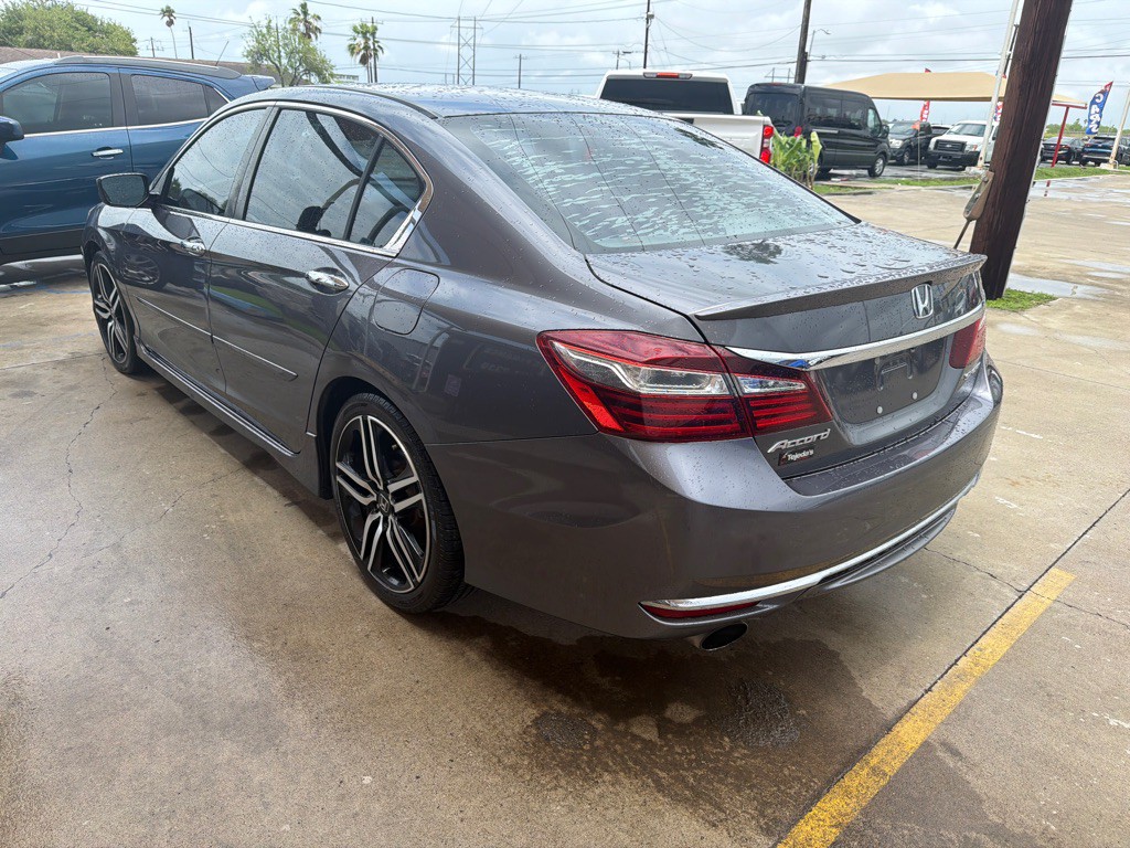2017 Honda Accord Image 5