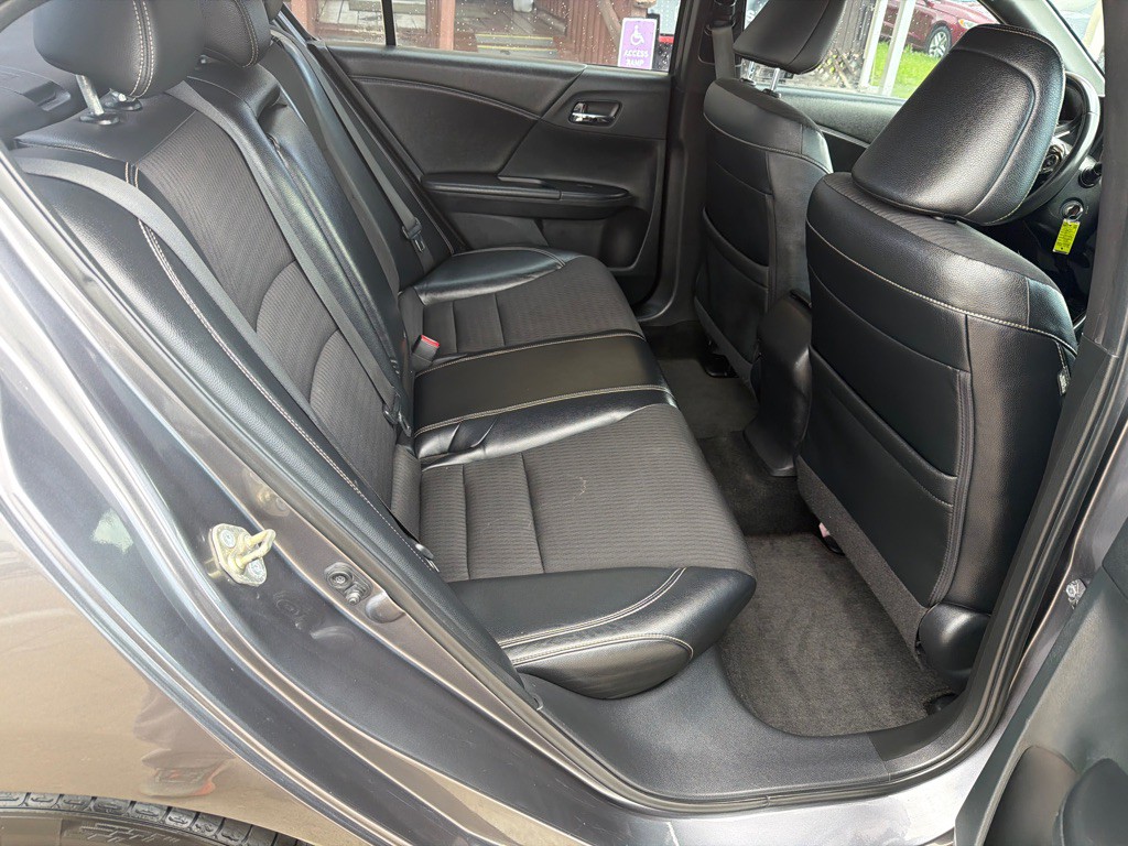 2017 Honda Accord Image 13