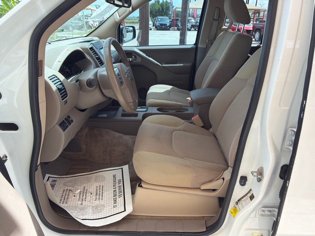 2017 Nissan Frontier Image 11