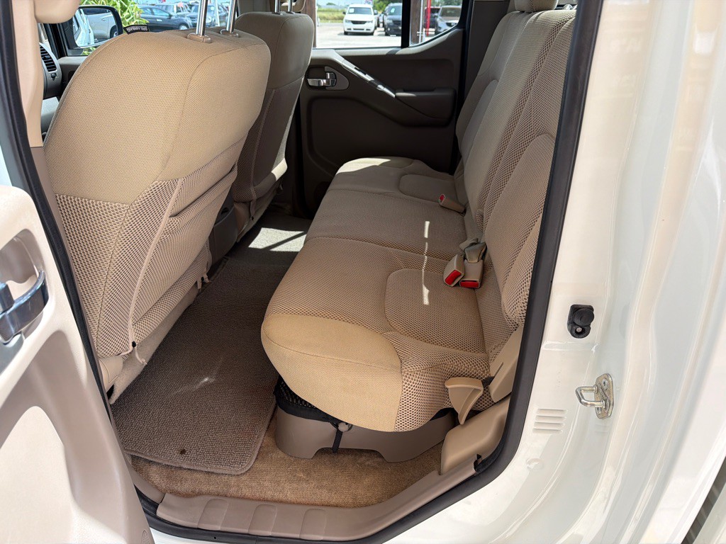 2017 Nissan Frontier Image 12