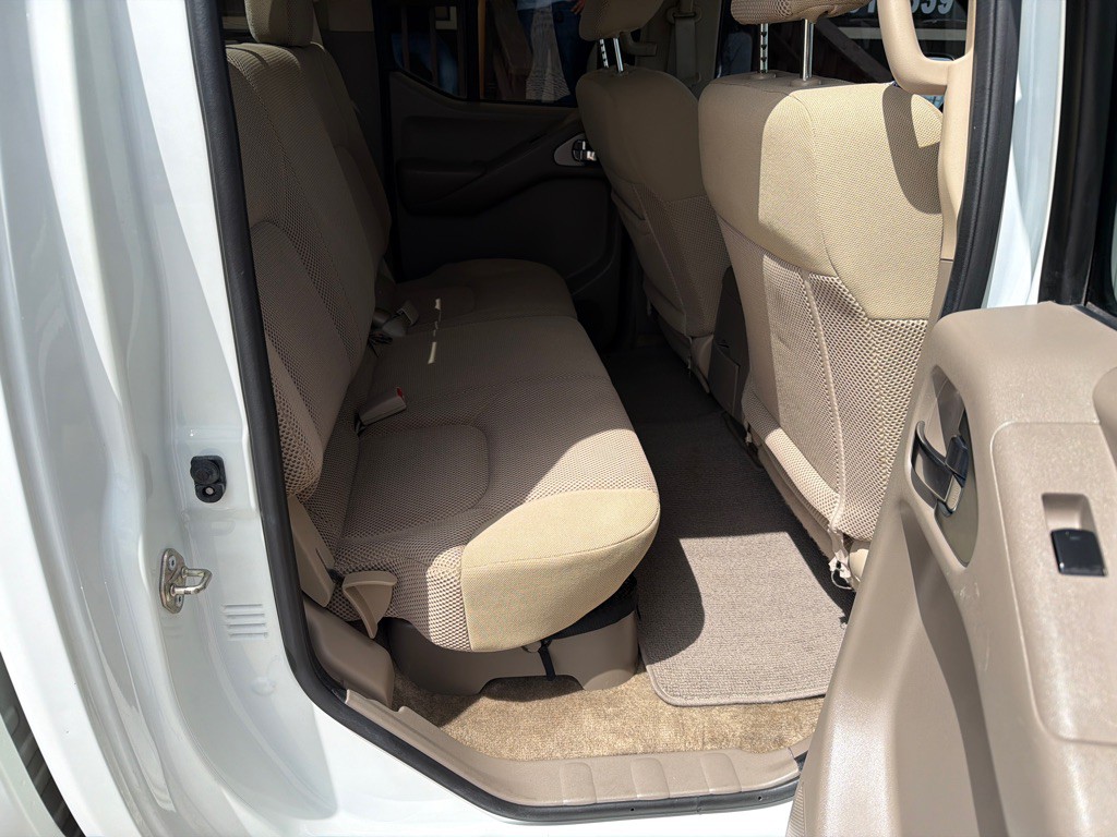 2017 Nissan Frontier Image 13