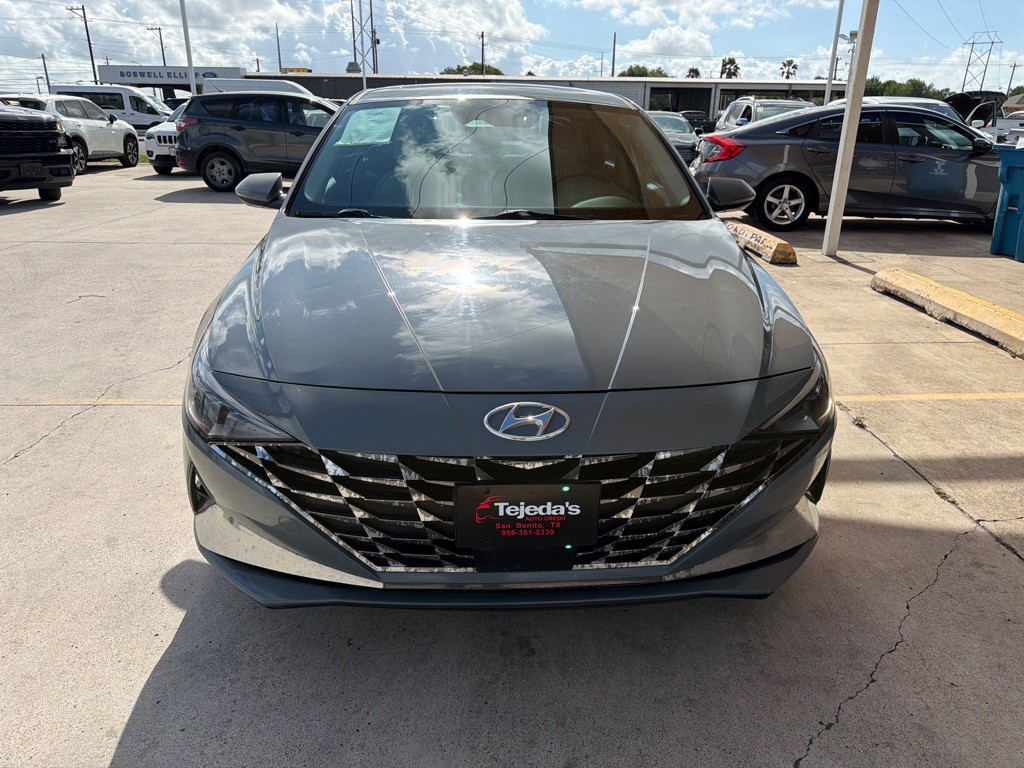2022 Hyundai Elantra Image 2