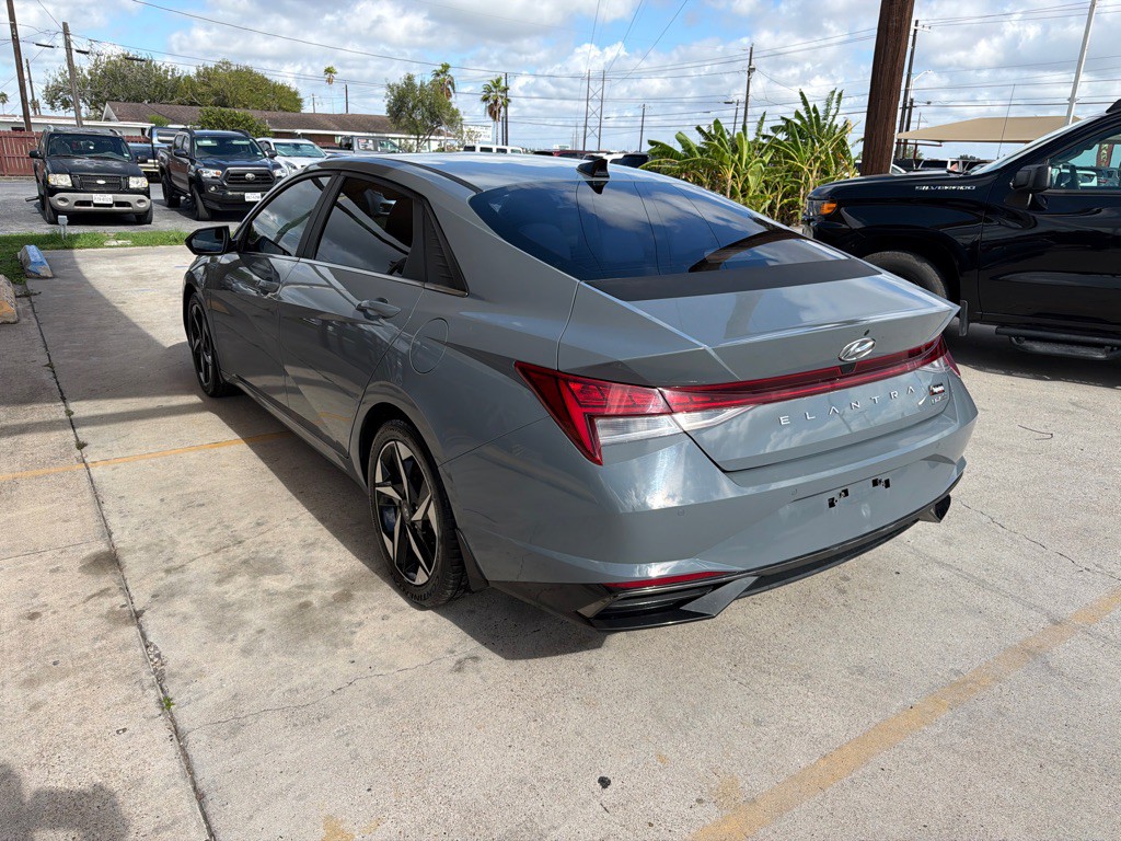 2022 Hyundai Elantra Image 5