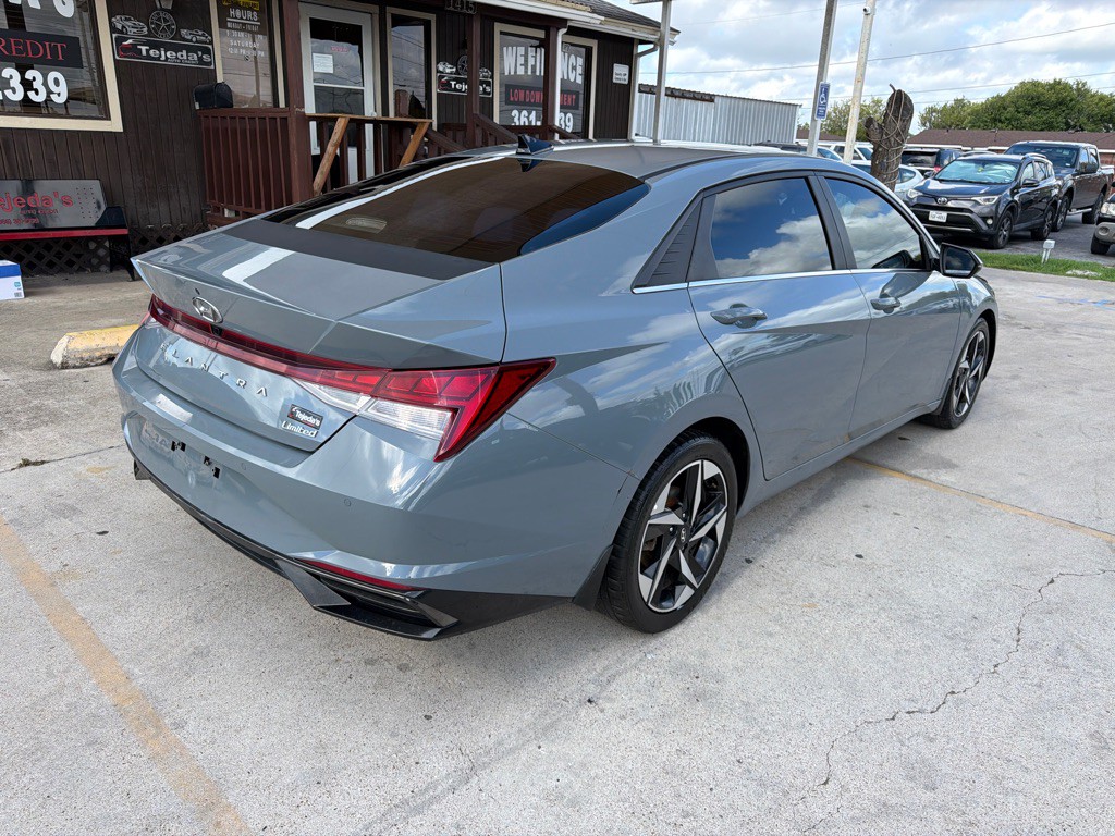 2022 Hyundai Elantra Image 7
