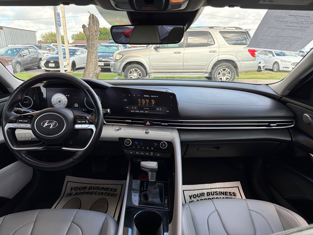 2022 Hyundai Elantra Image 15