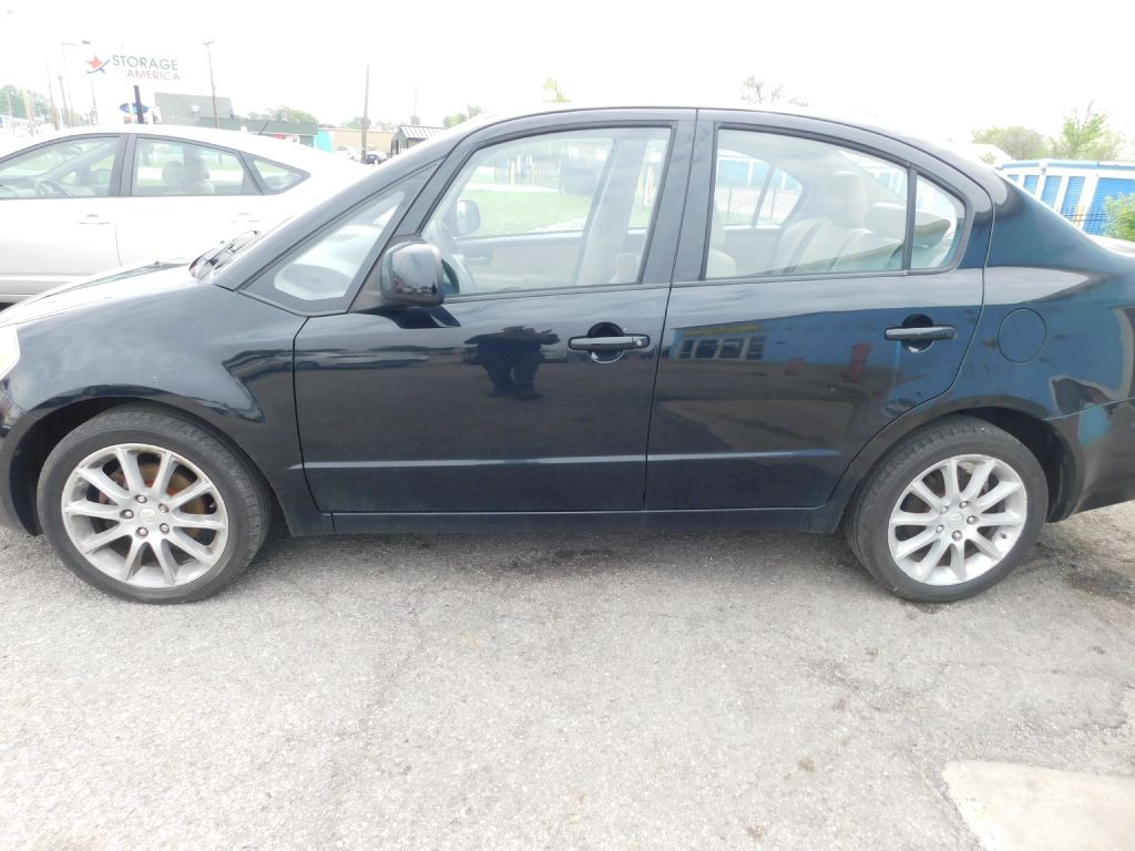 2011 Suzuki SX4 Image 4
