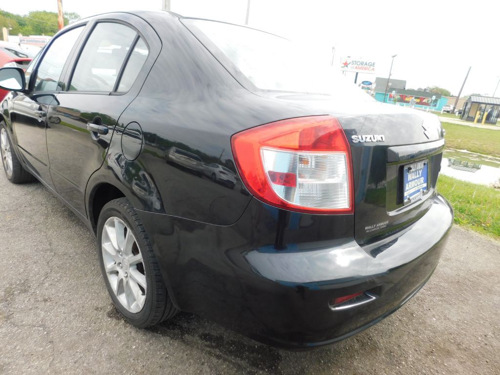 2011 Suzuki SX4 Image 5