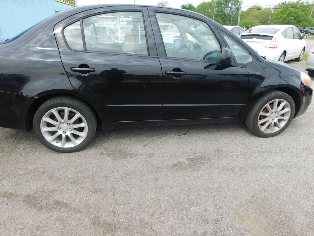 2011 Suzuki SX4 Image 8