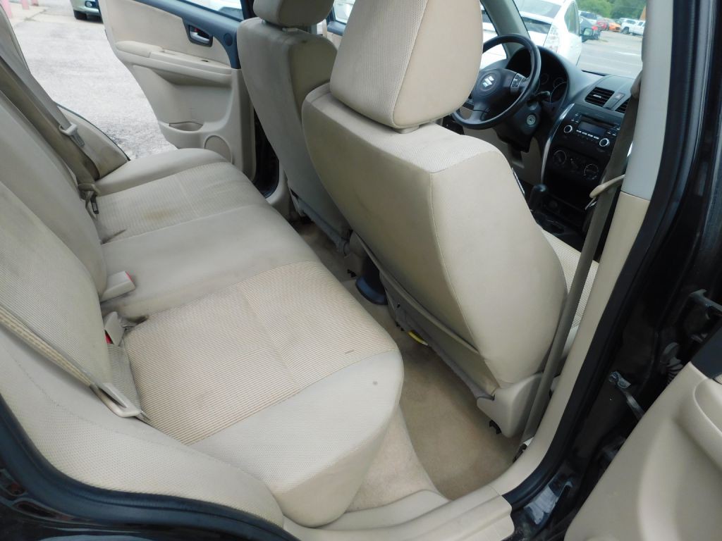 2011 Suzuki SX4 Image 13