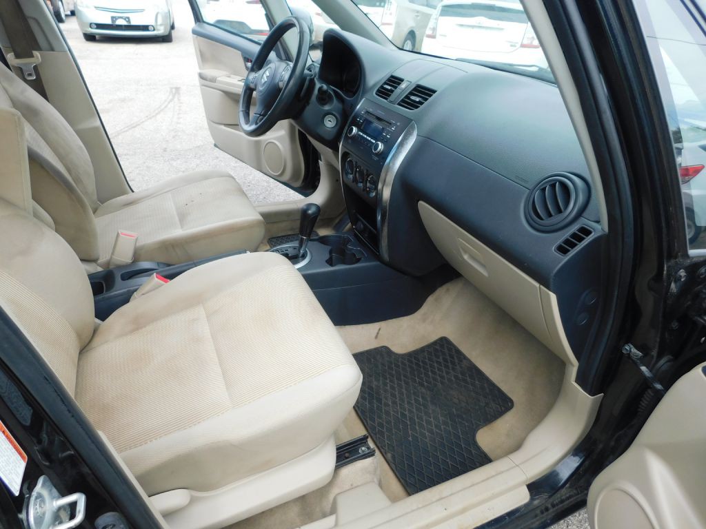 2011 Suzuki SX4 Image 14