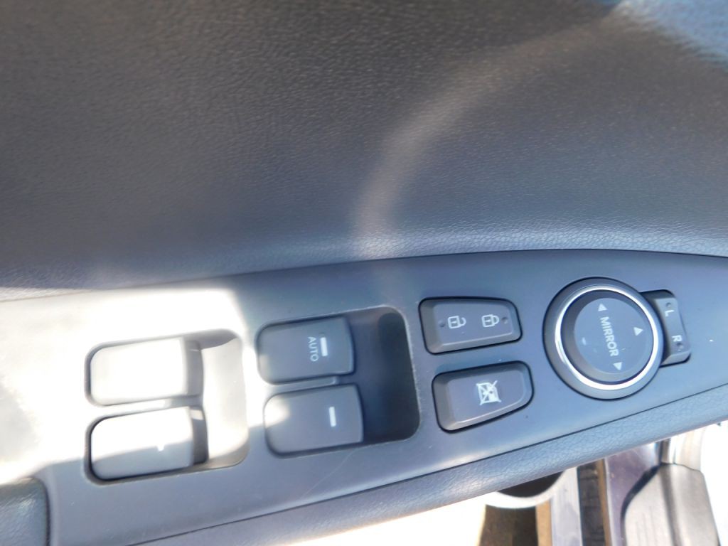 2013 Hyundai Sonata Image 16