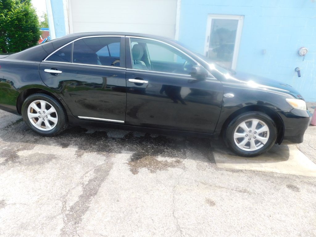 2011 Toyota Camry Image 3