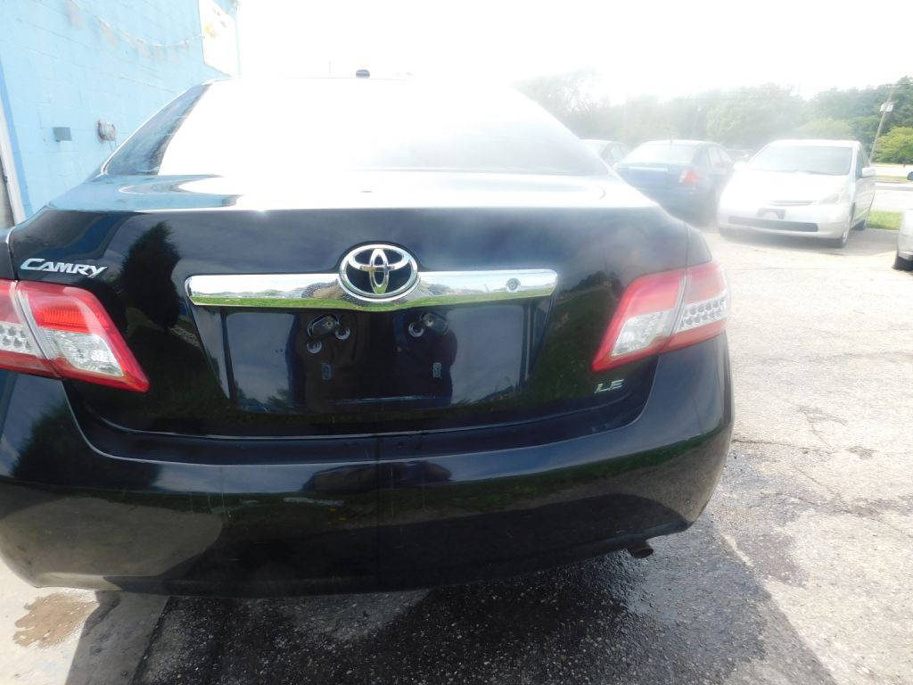 2011 Toyota Camry Image 5