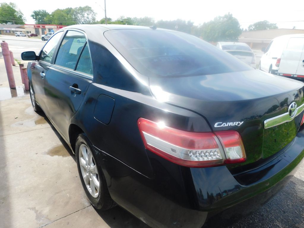 2011 Toyota Camry Image 6