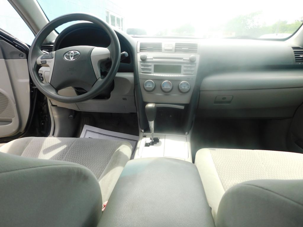 2011 Toyota Camry Image 12