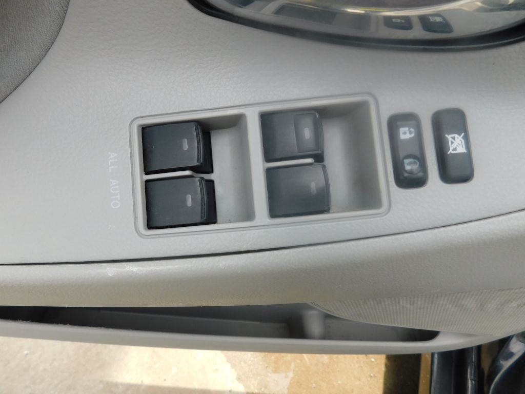 2011 Toyota Camry Image 13