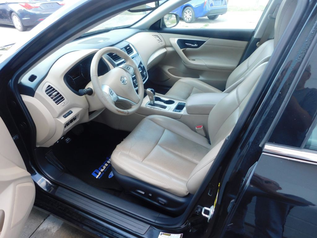 2018 Nissan Altima Image 9