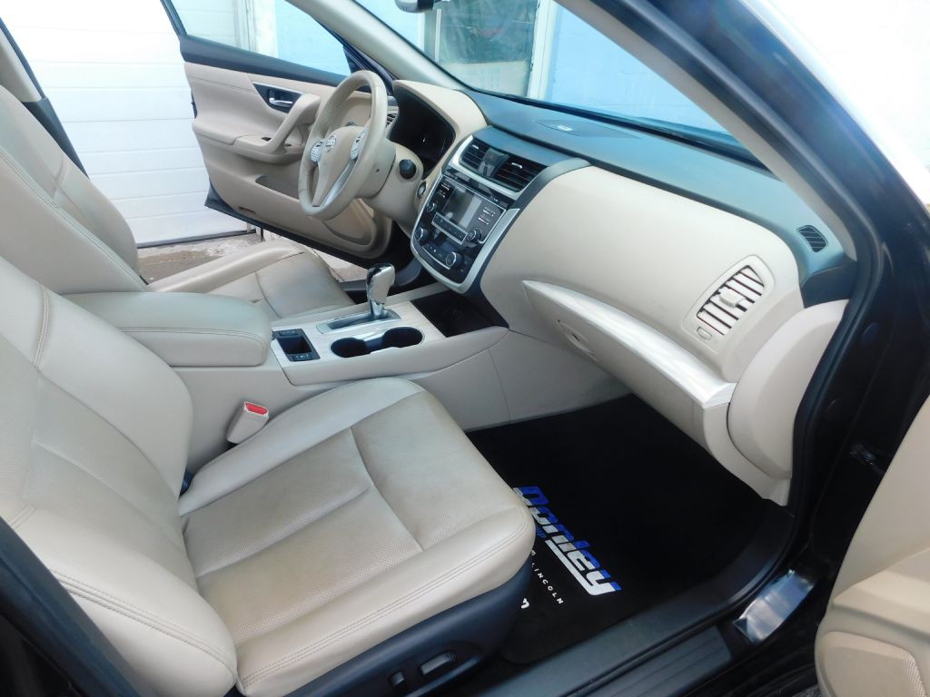 2018 Nissan Altima Image 13
