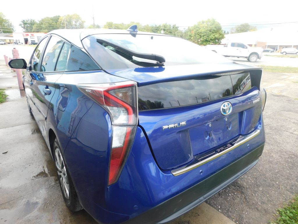 2017 Toyota Prius Image 7