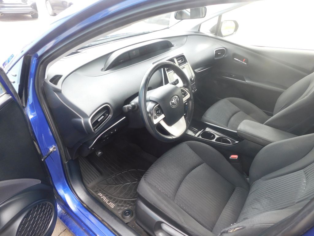 2017 Toyota Prius Image 9