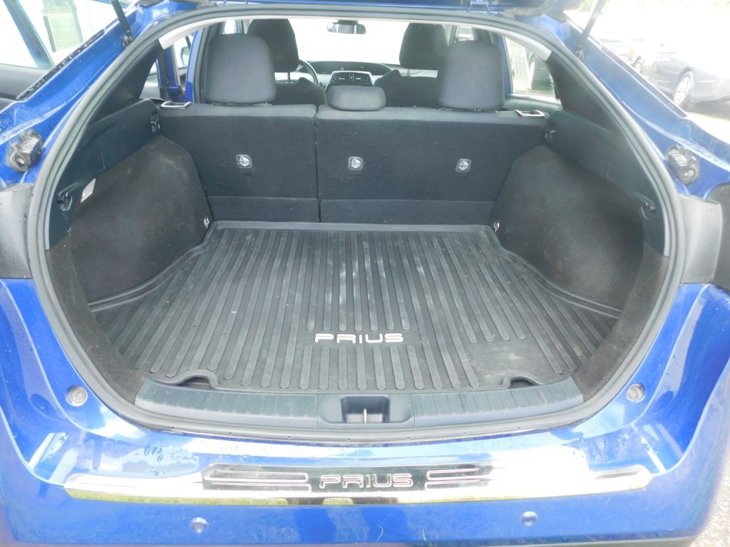 2017 Toyota Prius Image 11