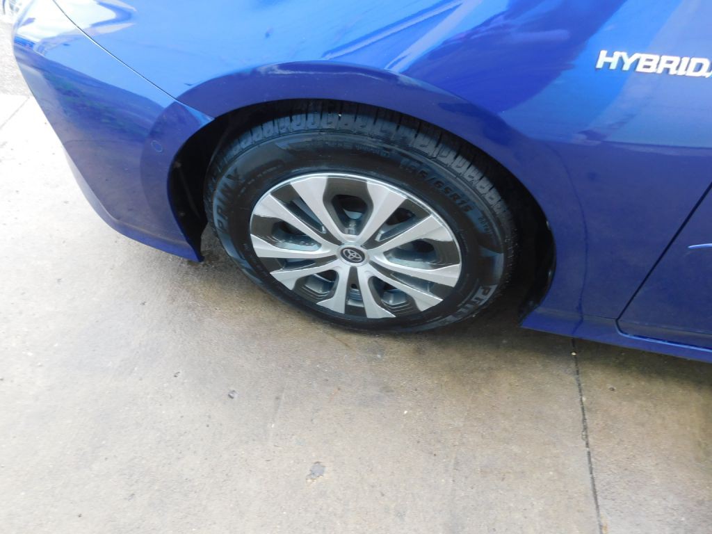 2017 Toyota Prius Image 19