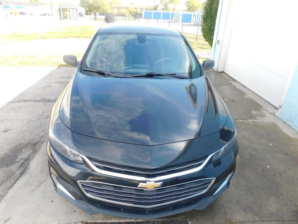 2018 Chevrolet Malibu Image 3