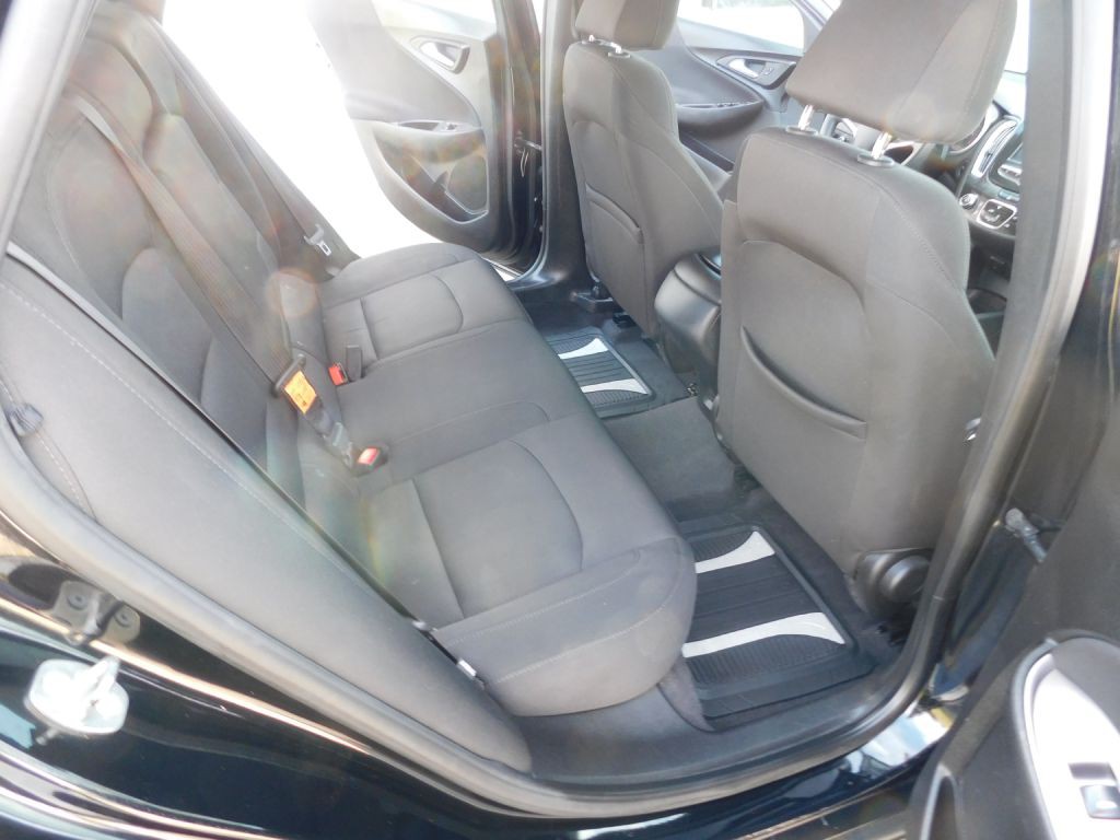 2018 Chevrolet Malibu Image 11