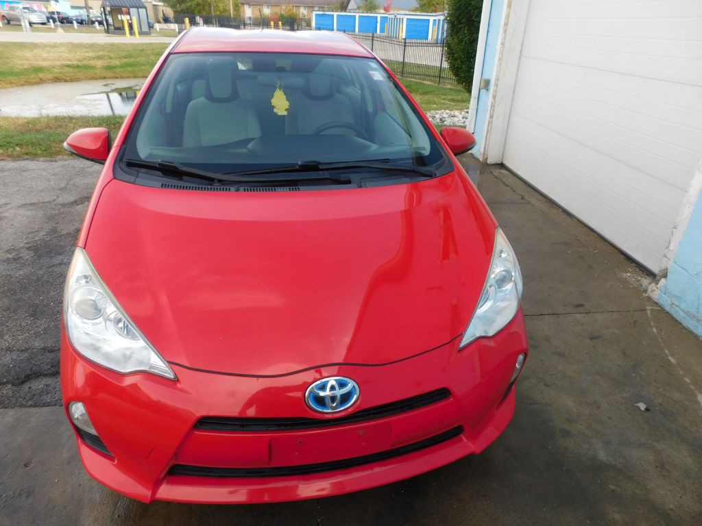 2014 Toyota Prius Image 3