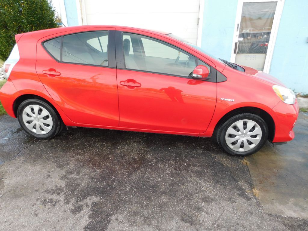 2014 Toyota Prius Image 4