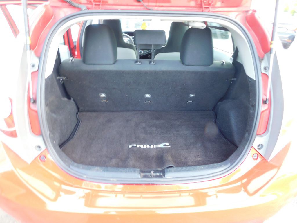 2014 Toyota Prius Image 11