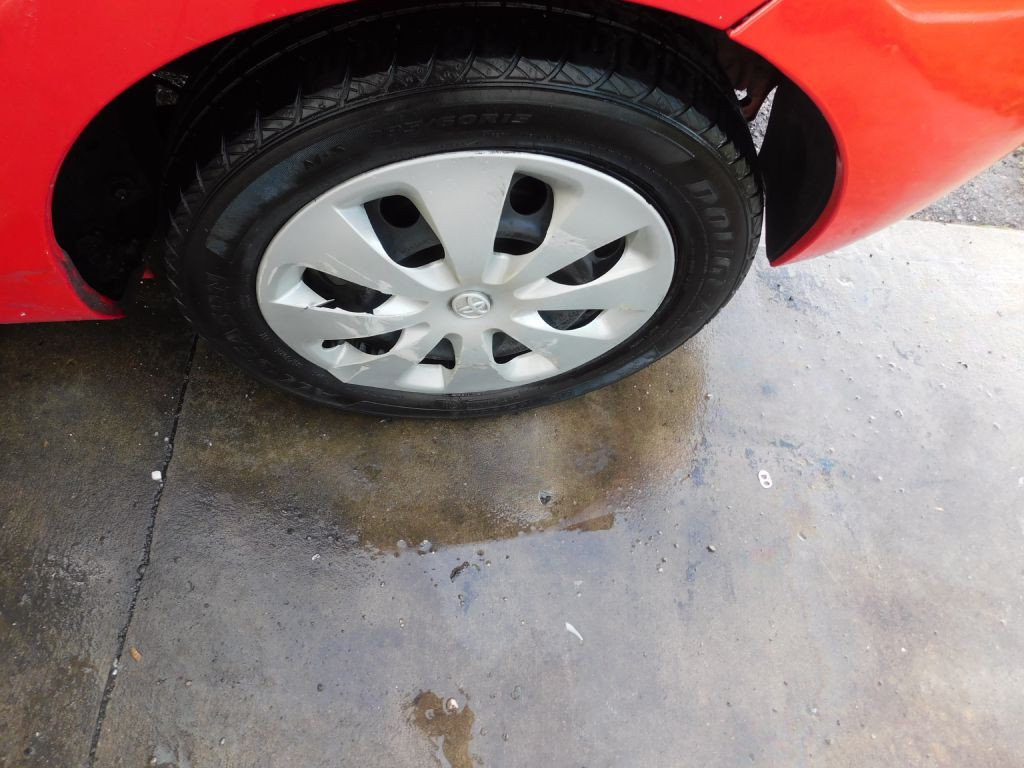 2014 Toyota Prius Image 16