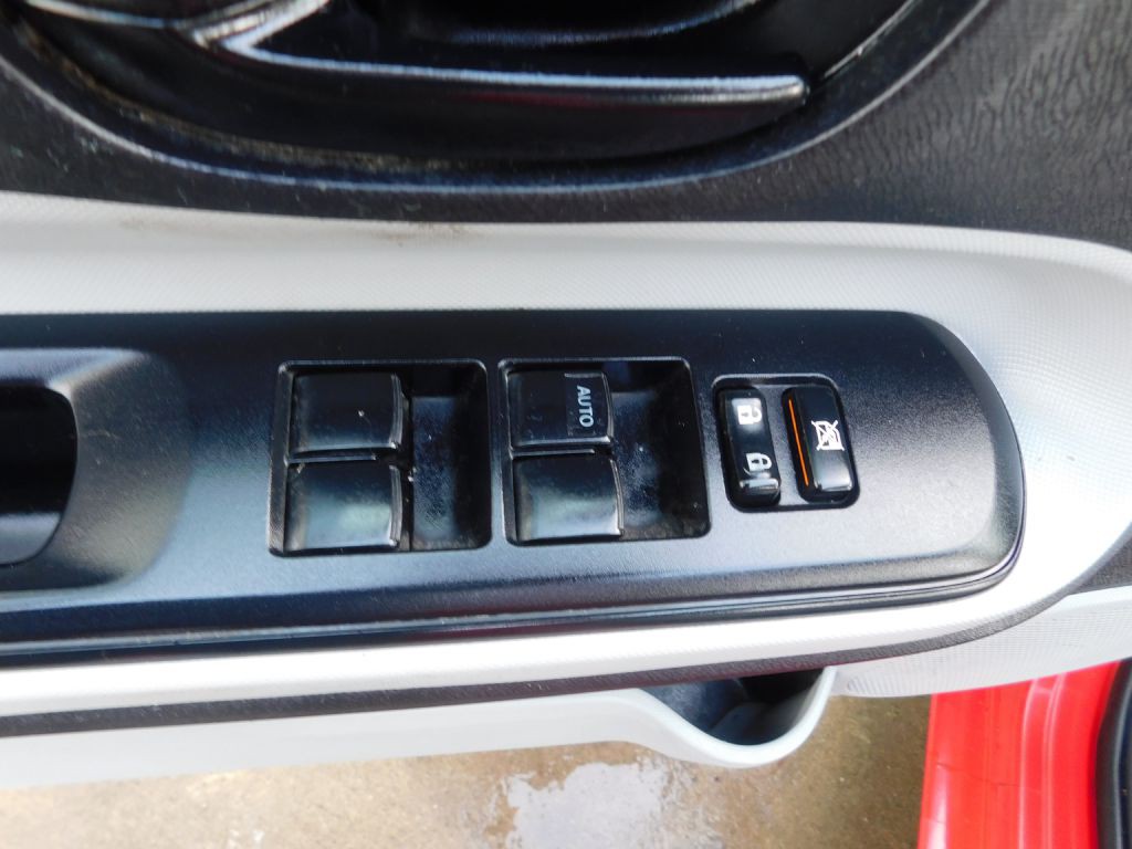 2014 Toyota Prius Image 17