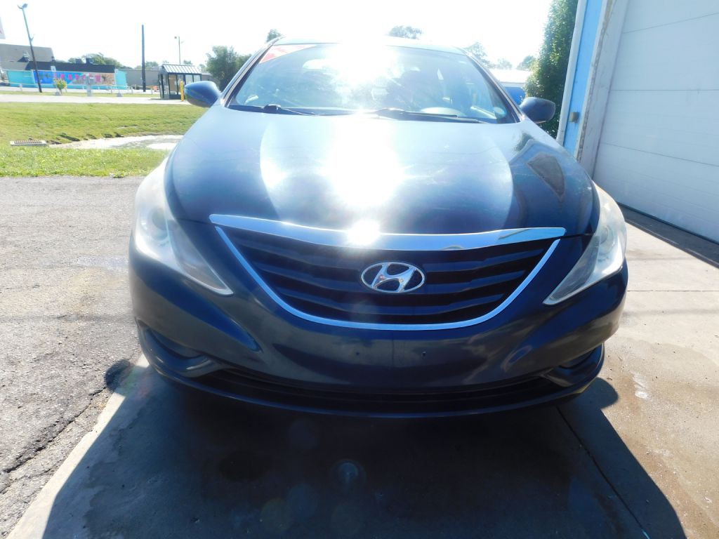 2013 Hyundai Sonata Image 3