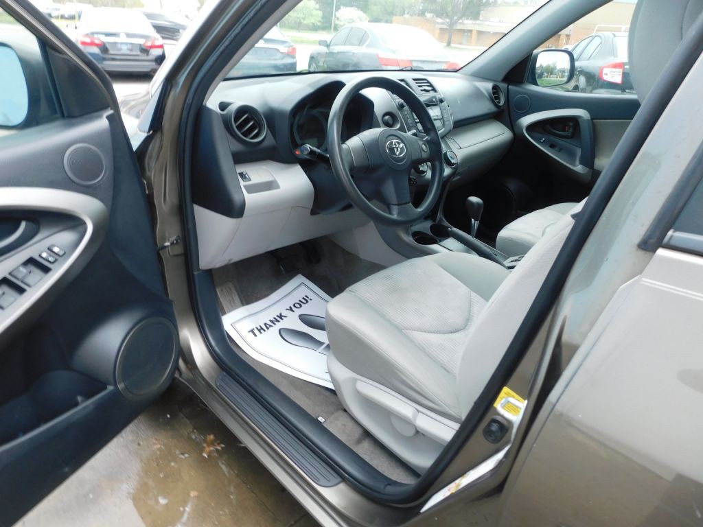 2011 Toyota Rav4 Image 9