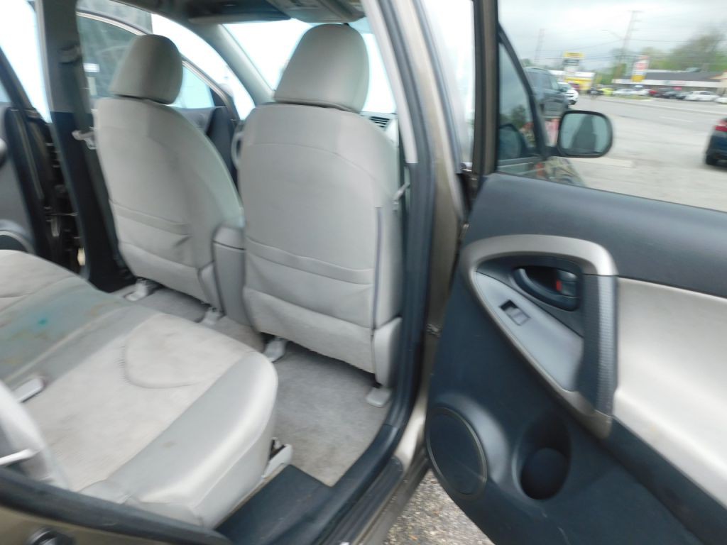 2011 Toyota Rav4 Image 12
