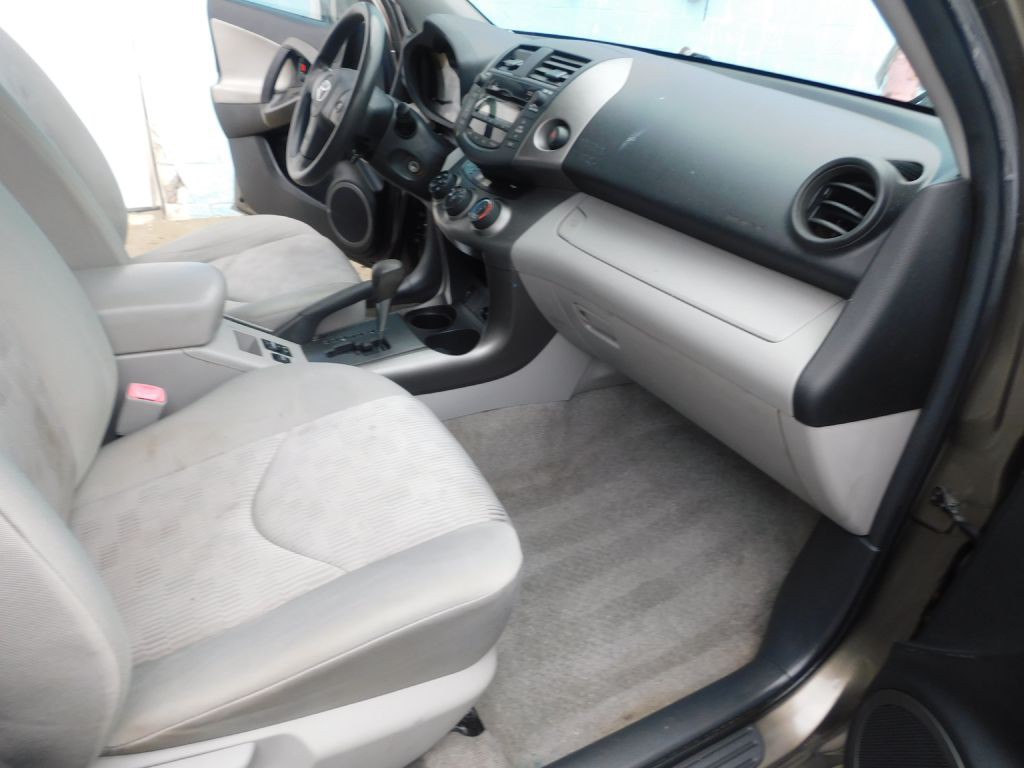 2011 Toyota Rav4 Image 13