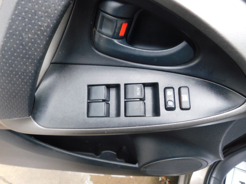 2011 Toyota Rav4 Image 18