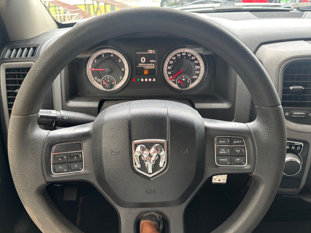 2014 RAM 1500 Image 9