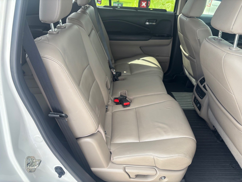 2017 Honda Pilot Image 9
