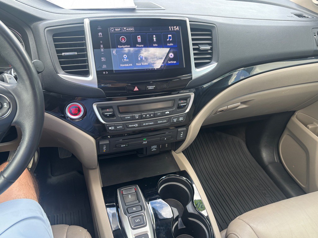 2017 Honda Pilot Image 15