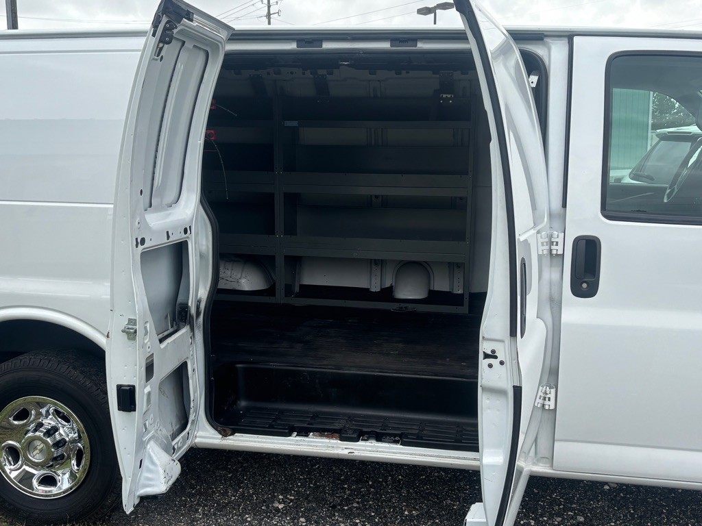 2020 Chevrolet Express Image 9