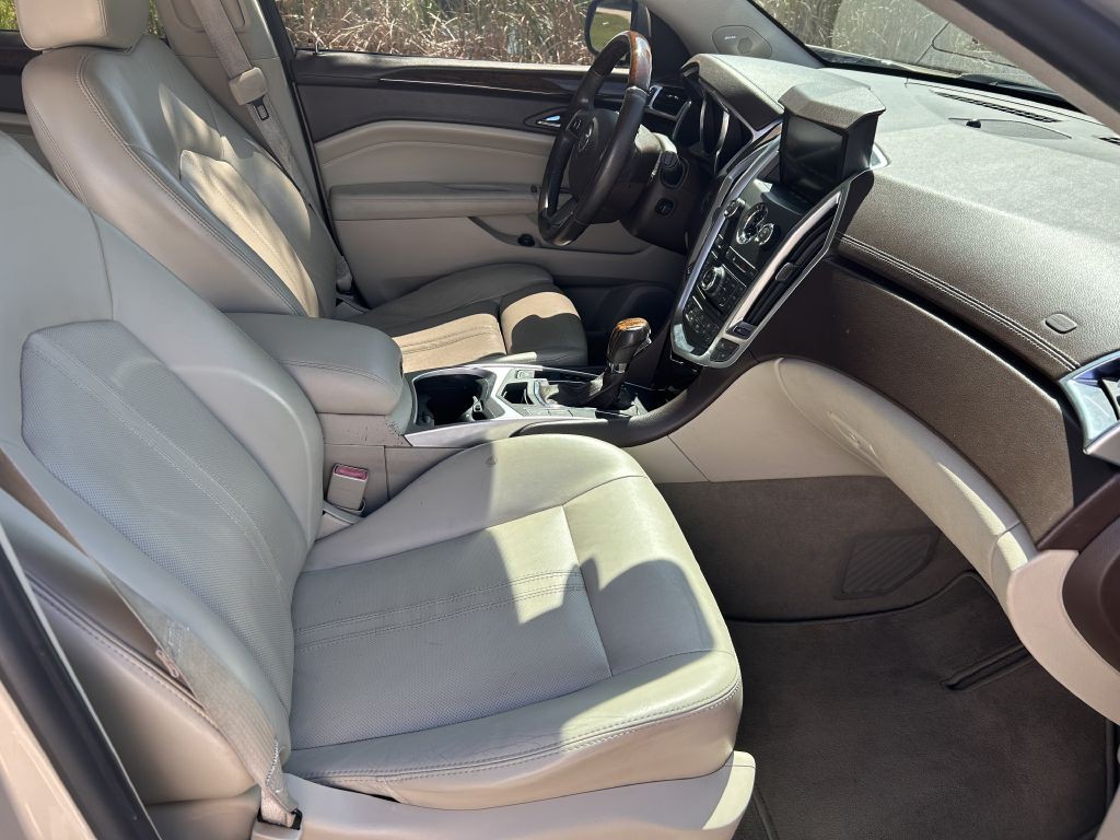 2011 Cadillac SRX Image 12