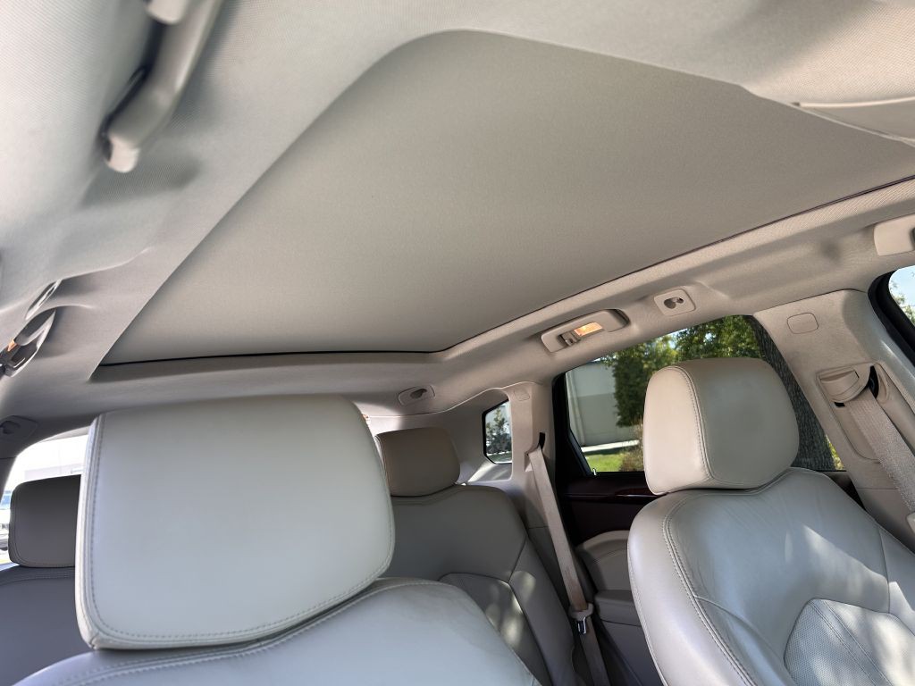 2011 Cadillac SRX Image 15