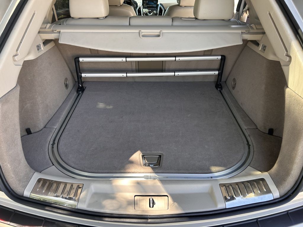 2011 Cadillac SRX Image 17