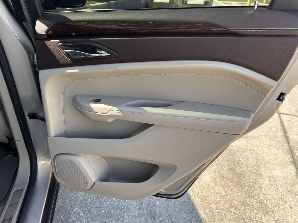 2011 Cadillac SRX Image 24